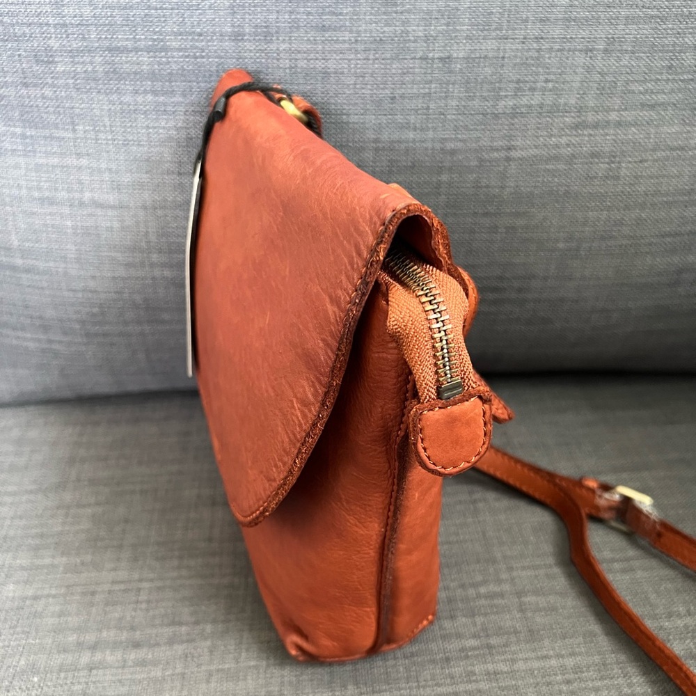 NWT MARTA PONTI LEATHER SMALL CROSSBODY SHOULDER BAG PURSE - Picture 16 of 16